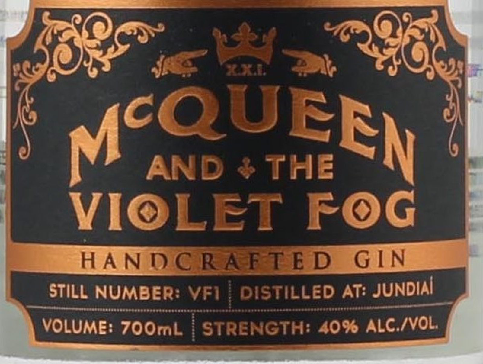 on Liter % Vol. Gin 0,7 fog Mcqueen violet and the 40 ,